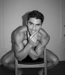 Charlie Matthews - American Model 628f90862f09c.jpg