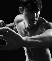 Charlie Matthews - American Model 628f909b99364.jpg