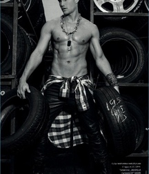Charlie Matthews - American Model 628f90c7980e3.jpg