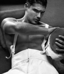 Charlie Matthews - American Model 628f90e2d2c2c.jpg
