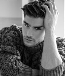 Charlie Matthews - American Model 628f90eb83d90.jpg