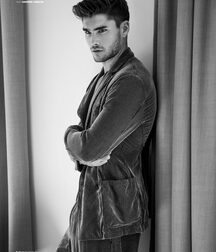 Charlie Matthews - American Model 628f90ef52b30.jpg