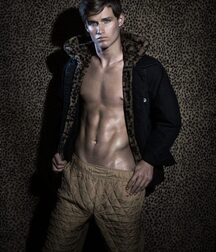 Reise Dozier - American Male Model 6290d356c1dc0.jpg