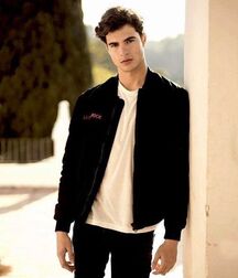 EDUARD TORRES - SPANISH MALE MODEL 62bc5052ca92f.jpg