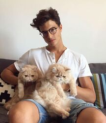 EDUARD TORRES - SPANISH MALE MODEL 62bc50c124261.jpg