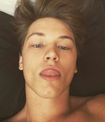 SIMON J. LOOF - SWEDISH ACTOR AND MODEL 62c2e4113c165.jpg