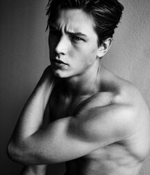 SIMON J. LOOF - SWEDISH ACTOR AND MODEL 62c2e420b567a.jpg
