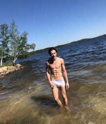 SIMON J. LOOF - SWEDISH ACTOR AND MODEL 62c2e4297e120.jpeg