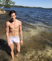 SIMON J. LOOF - SWEDISH ACTOR AND MODEL 62c2e42e6c0f6.jpeg