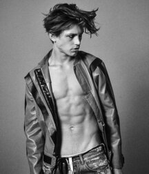 SIMON J. LOOF - SWEDISH ACTOR AND MODEL 62c2e4321b3c5.jpg