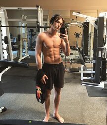 SIMON J. LOOF - SWEDISH ACTOR AND MODEL 62c2e43400946.jpg