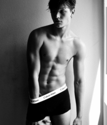 SIMON J. LOOF - SWEDISH ACTOR AND MODEL 62c2e46db762e.png