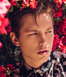 SIMON J. LOOF - SWEDISH ACTOR AND MODEL 62c2e49e78733.jpg