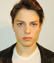BRODIE SCOTT - CANADIAN RUNWAY MODEL 62cd8189e945e.jpg