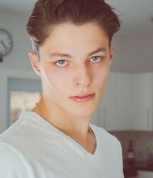 BRODIE SCOTT - CANADIAN RUNWAY MODEL 62cd818d77490.jpg