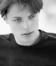 BRODIE SCOTT - CANADIAN RUNWAY MODEL 62cd818f77387.jpg