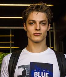 BRODIE SCOTT - CANADIAN RUNWAY MODEL 62cd81991a301.jpg