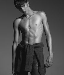 BRODIE SCOTT - CANADIAN RUNWAY MODEL 62cd81e165ec4.jpg