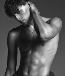 BRODIE SCOTT - CANADIAN RUNWAY MODEL 62cd81e330042.jpg
