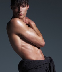 BRODIE SCOTT - CANADIAN RUNWAY MODEL 62cd81e50ed70.jpg