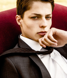 BRODIE SCOTT - CANADIAN RUNWAY MODEL 62cd81f126815.jpg