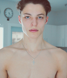 BRODIE SCOTT - CANADIAN RUNWAY MODEL 62cd81f670ab5.jpg