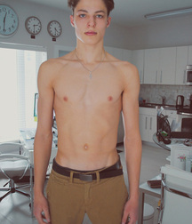 BRODIE SCOTT - CANADIAN RUNWAY MODEL 62cd81f831d0e.jpg