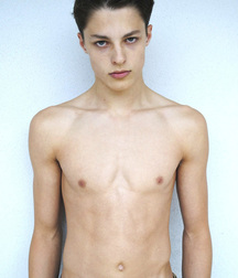 BRODIE SCOTT - CANADIAN RUNWAY MODEL 62cd820b41f71.jpg