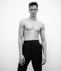 BRODIE SCOTT - CANADIAN RUNWAY MODEL 62cd822633f41.jpg