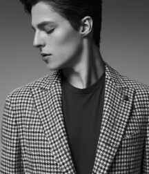 BRODIE SCOTT - CANADIAN RUNWAY MODEL 62cd822c3d38c.jpg
