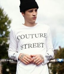 ASH STYMEST - ENGLISH MALE MODEL 62cec48de2499.jpg