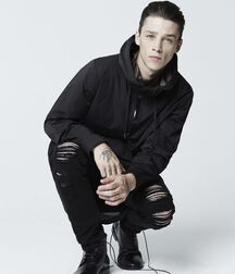 ASH STYMEST - ENGLISH MALE MODEL 62cec48f81291.jpg