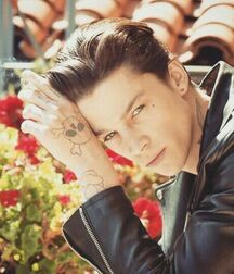 ASH STYMEST - ENGLISH MALE MODEL 62cec492bed54.jpg