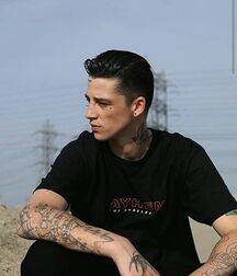 ASH STYMEST - ENGLISH MALE MODEL 62cec49af08e1.jpg
