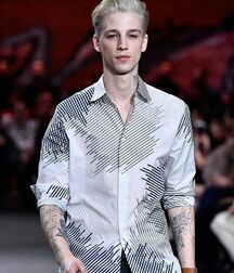 ASH STYMEST - ENGLISH MALE MODEL 62cec49ca1a0a.jpg