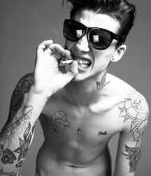 ASH STYMEST - ENGLISH MALE MODEL 62cec49e5febc.jpg