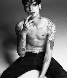 ASH STYMEST - ENGLISH MALE MODEL 62cec4a02e7e6.jpg