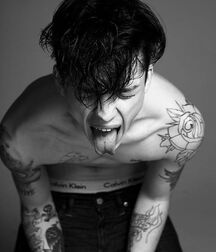 ASH STYMEST - ENGLISH MALE MODEL 62cec4a1eaca3.jpg