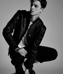 ASH STYMEST - ENGLISH MALE MODEL 62cec4aa72d4b.jpg