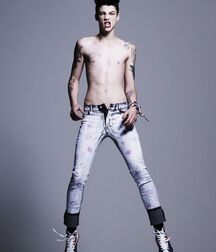 ASH STYMEST - ENGLISH MALE MODEL 62cec4bcb423d.jpg