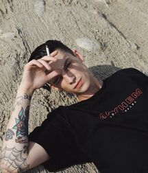 ASH STYMEST - ENGLISH MALE MODEL 62cec4ce97533.jpg