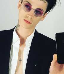 ASH STYMEST - ENGLISH MALE MODEL 62cec4d692e9b.jpg