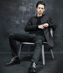 ASH STYMEST - ENGLISH MALE MODEL 62cec4deddc73.jpg
