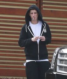 ASH STYMEST - ENGLISH MALE MODEL 62cec4e08dd7e.jpg
