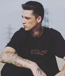 ASH STYMEST - ENGLISH MALE MODEL 62cec4f4b6f13.jpg