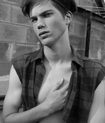 SAM STEELE - SPANISH MODEL 62d39d3f8e9da.jpg