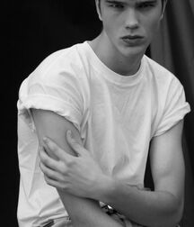 SAM STEELE - SPANISH MODEL 62d39d4640a40.jpg