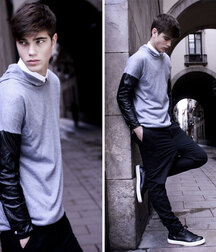 SAM STEELE - SPANISH MODEL 62d39d5fb5891.jpg