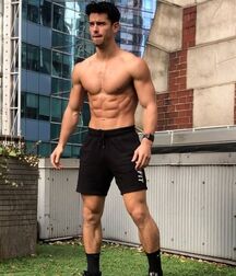VALERIU GUTU - MOLDOVIAN MODEL 62d52125d7851.jpg