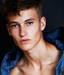 FREDERIK RUEGGER - GERMAN FASHION MODEL 62dba6081e557.jpg